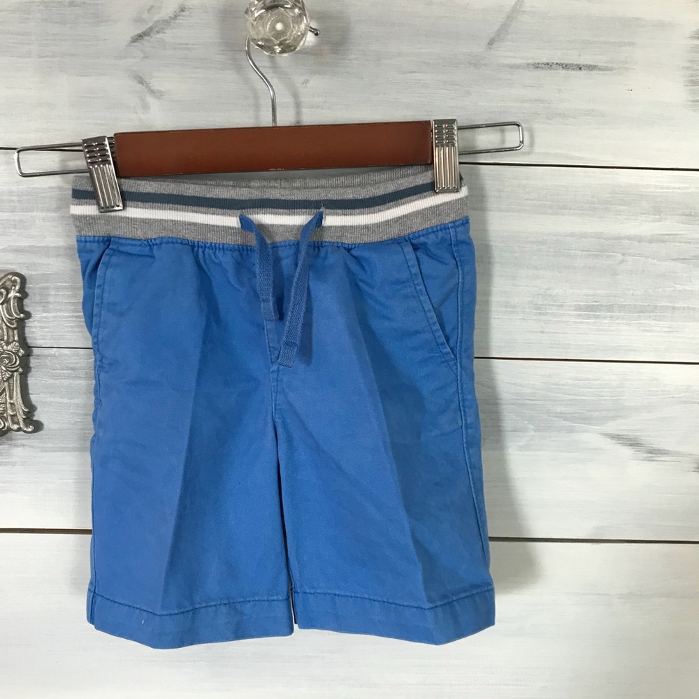 GAP 3T Blue Shorts and V-neck T-shirt